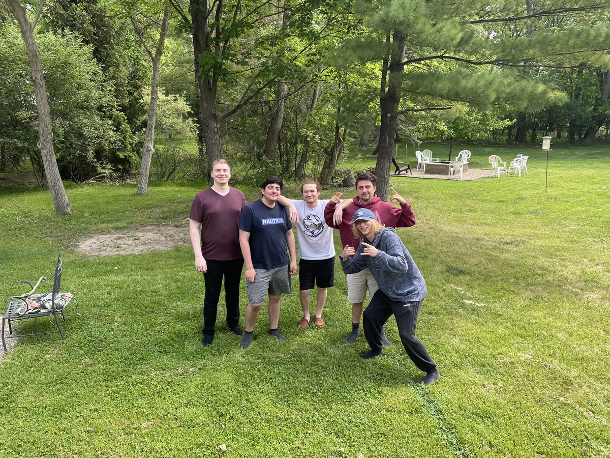SpenceTrashy's tweet photo. FuqSquaddddd board meeting 😳🤯 https://t.co/fHCGcInm0H