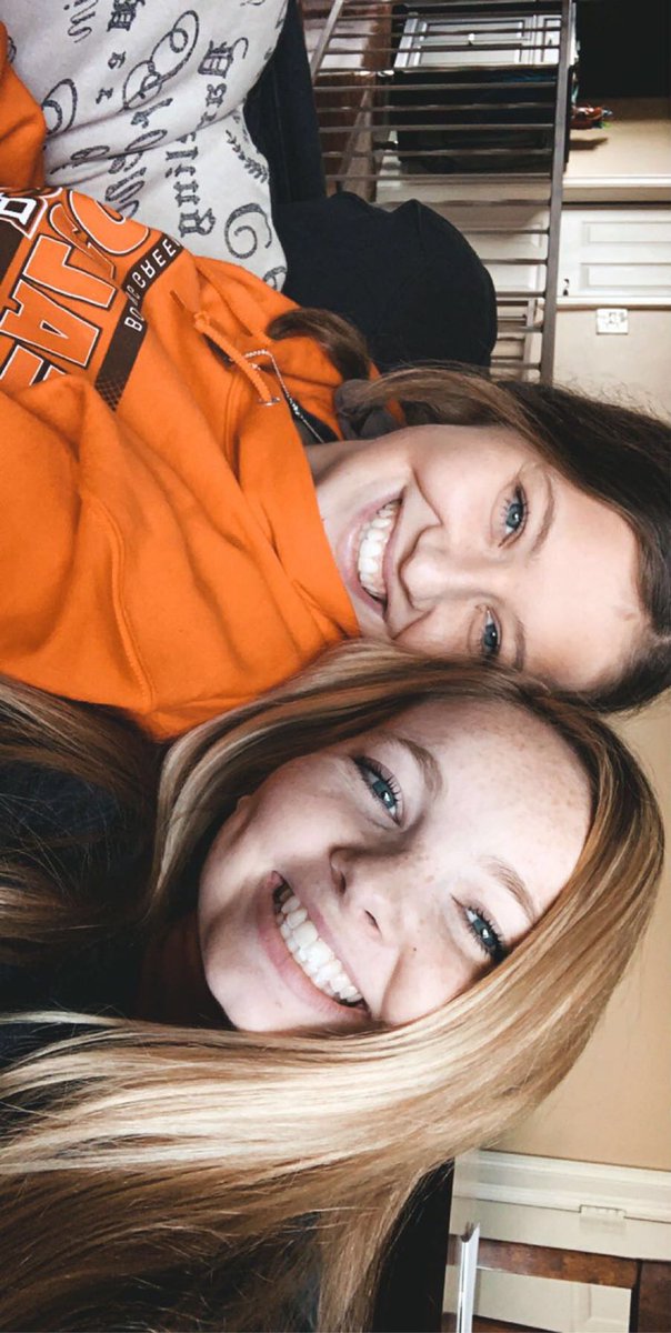 rewargo810's tweet photo. Happy birthday to my bestie!!! Thank you for being a forever friend, my go to, shoulder to cry on, and my hype women. I can’t imagine my life where you aren’t my Bff. I thank God for blessing this world with you Gribby! Have the best day bc you deserve it❤️❤️ https://t.co/ospByYnkTp