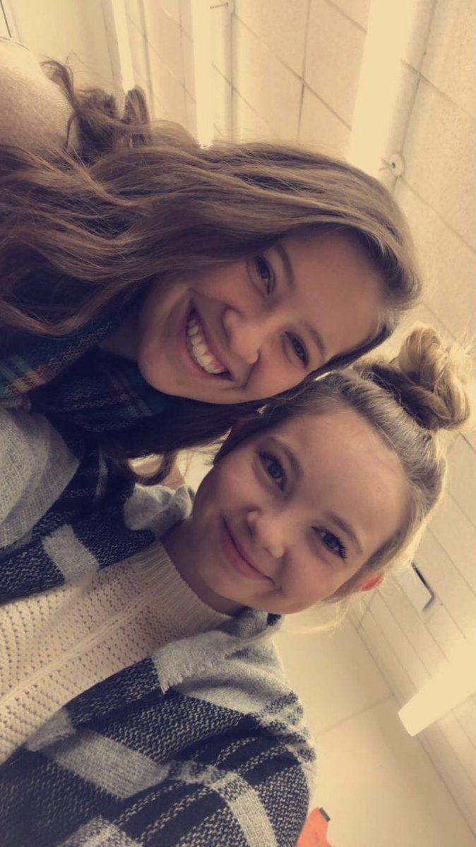rewargo810's tweet photo. Happy birthday to my bestie!!! Thank you for being a forever friend, my go to, shoulder to cry on, and my hype women. I can’t imagine my life where you aren’t my Bff. I thank God for blessing this world with you Gribby! Have the best day bc you deserve it❤️❤️ https://t.co/ospByYnkTp