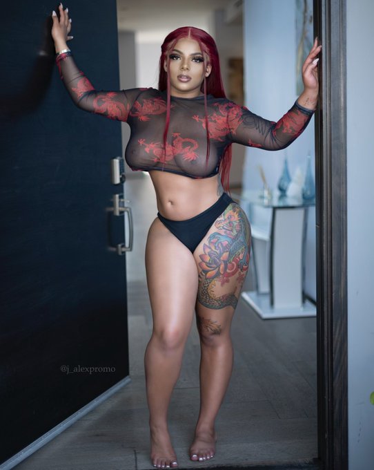 My OnlyFans saw this first  https://t.co/wmQADuZdzc https://t.co/iN1mooNrvi