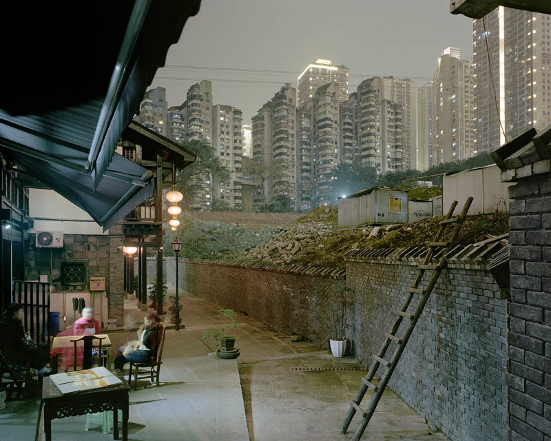 SylvieHphoto's tweet photo. EXPOSITIOn LAURÉATS PRIX HSBC 2021 : Les #photos d'Aassmaa Akhannouch et Cyrus Cornut vous attendent à partir du 27 mai à galerie Esther Woerdehoff Paris 15. Et le 26 sur réservation, en présence des artistes. #prixhsbcphoto #prixhsbc #cyruscornut #aassmaaakhannouch #paris #photo https://t.co/kc9JMvUIof