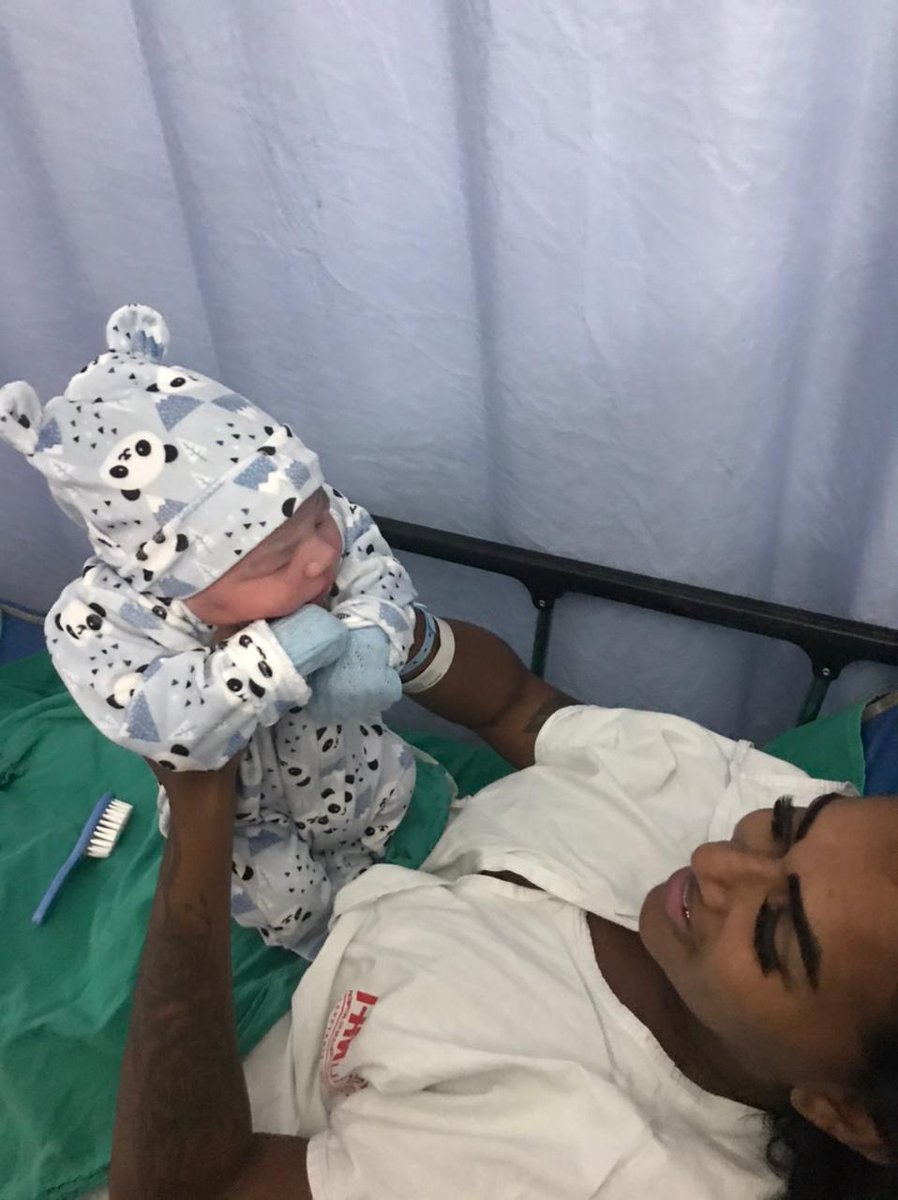 AgathaPietra2's tweet photo. Tenho certeza que a chegada de uma criança é um presente de Deus, um anjo colocado por Ele para sempre permanecer em sua vida , que nesta nova fase todos os problemas e dificuldades se transformem em amor , que essa vidinha traga tudo o que for de melhor para sua vida.
Parabéns.. https://t.co/qQaeW25CSK