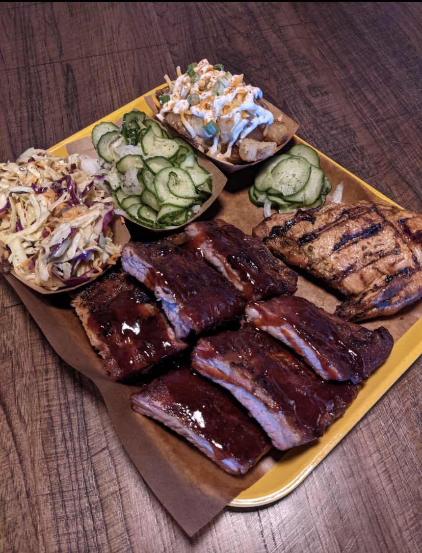 toddcooksfood's tweet photo. Rib Splitter - a half rack of smoked ribs, another meat of your choice, 3 sides and house pickles. Open today 12pm - 6pm
(403) 525-7675 #medhat #ribsplitter #bbq #smokedmeat #albertabeef #sides #pickles #takeout #delivery #family #kidsmeals https://t.co/9OpWhN3PHg