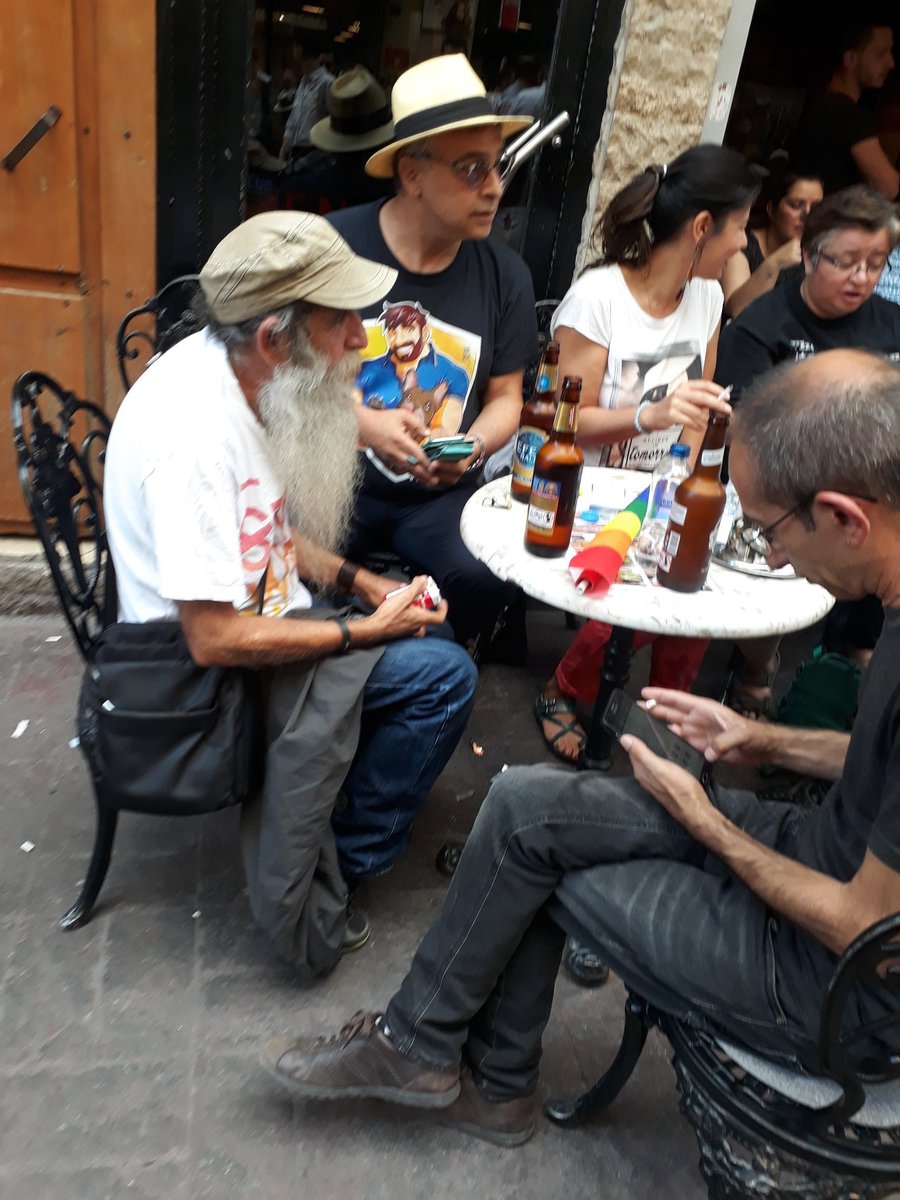 ArthurDAYNE34's tweet photo. @barbarosansalfn Birlikte resmimiz yok! Bunu ben çektim.@sinandirlik @pancuniyoldas ve @barbarosansalfn 2019 #piride 🍺 https://t.co/SRMCELJ6VT