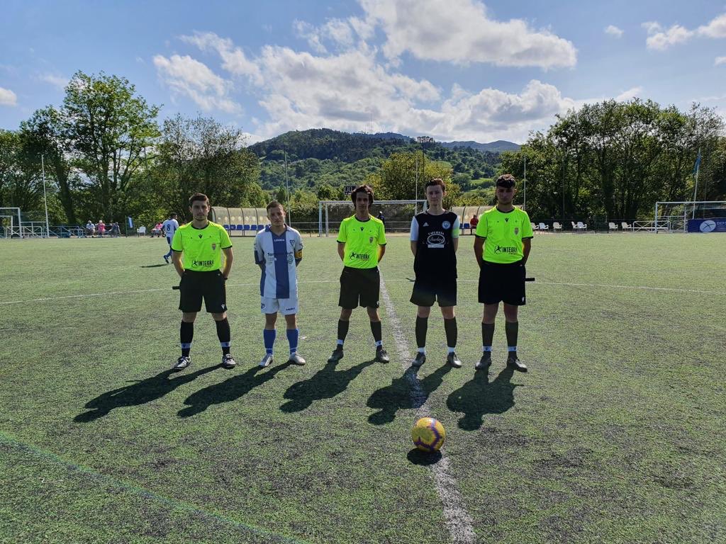 ATL_LUGONES's tweet photo. REGIONAL B  3 - 2 OVIEDO CITY FINAL en casa y PRIMERÍSIMOS. GRANDES CHAVALES !!!!!! #orgulloblanquiazul #atleticodelugones #primeros #regional https://t.co/Q5XgQHpFMi