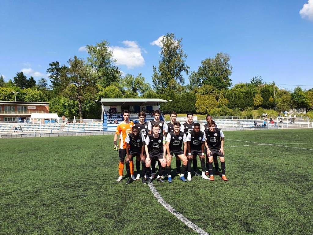 ATL_LUGONES's tweet photo. REGIONAL B  3 - 2 OVIEDO CITY FINAL en casa y PRIMERÍSIMOS. GRANDES CHAVALES !!!!!! #orgulloblanquiazul #atleticodelugones #primeros #regional https://t.co/Q5XgQHpFMi