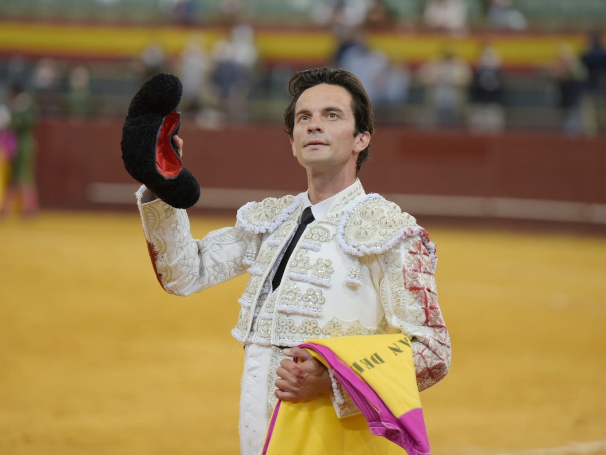 FESTEJOS.- VISTALEGRE.- Ovación para un toreo muy centrado y racional de Juan del Álamo #Vistalegre #Madrid #sanisidro @vistalegretoros <a href="/VistalegreMad/">Palacio Vistalegre</a> @casamatilla <a href="/JuandelAlamoOf/">Juan del Álamo</a> <a href="/infojosegarrido/">Info José Garrido</a> <a href="/RomanCollado/">Román Collado</a> <a href="/aadolfomartin/">Adolfo Martin</a> <a href="/alvaroramirezdc/">Álvaro Ramírez 📸</a> <a href="/mikazarcas/">𝙼𝚒𝚔𝚊 𝚉𝚊𝚛𝚌𝚊𝚜</a> burladero.tv/festejos/2021/…