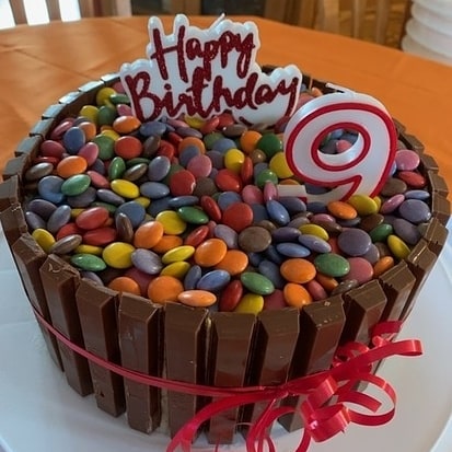 FortSaskRotary's tweet photo. Items: chocolate peanutbutter cake @funkymango11 &amp; Doterra 10 essential oils kit &amp; diffuser.https://t.co/PpSUYy9I7x https://t.co/2QUDIJ7Fgw