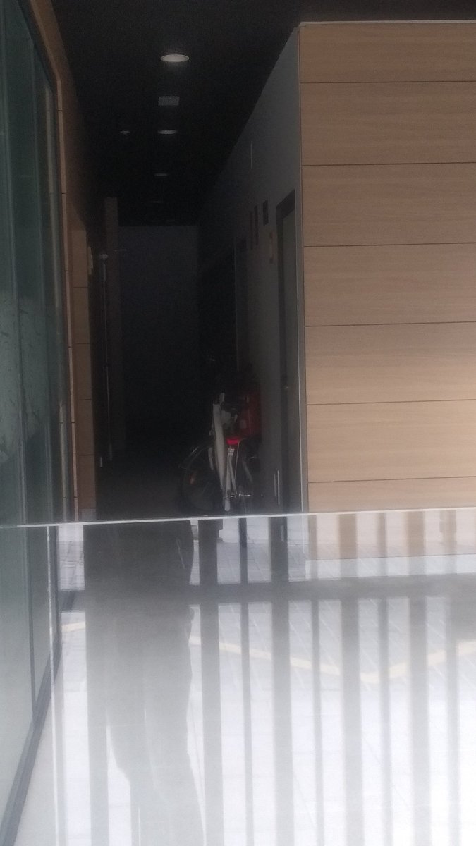 Beguemot's tweet photo. @Lineamadrid Acabo de ver como alguien guardaba @BiciMAD en el trastero. Plaza del Campillo del Mundo Nuevo, 2. https://t.co/vc7INAq2hV