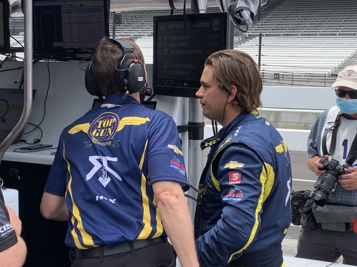 RichNye13's tweet photo. #LastRow qualifying @RCEnerson @TopGunRacing75 slowest of 5 cars trying to get in #Indy500. 227.298 mph. Simona on the bubble with 45 minutes to go. https://t.co/hiGZvhP66m