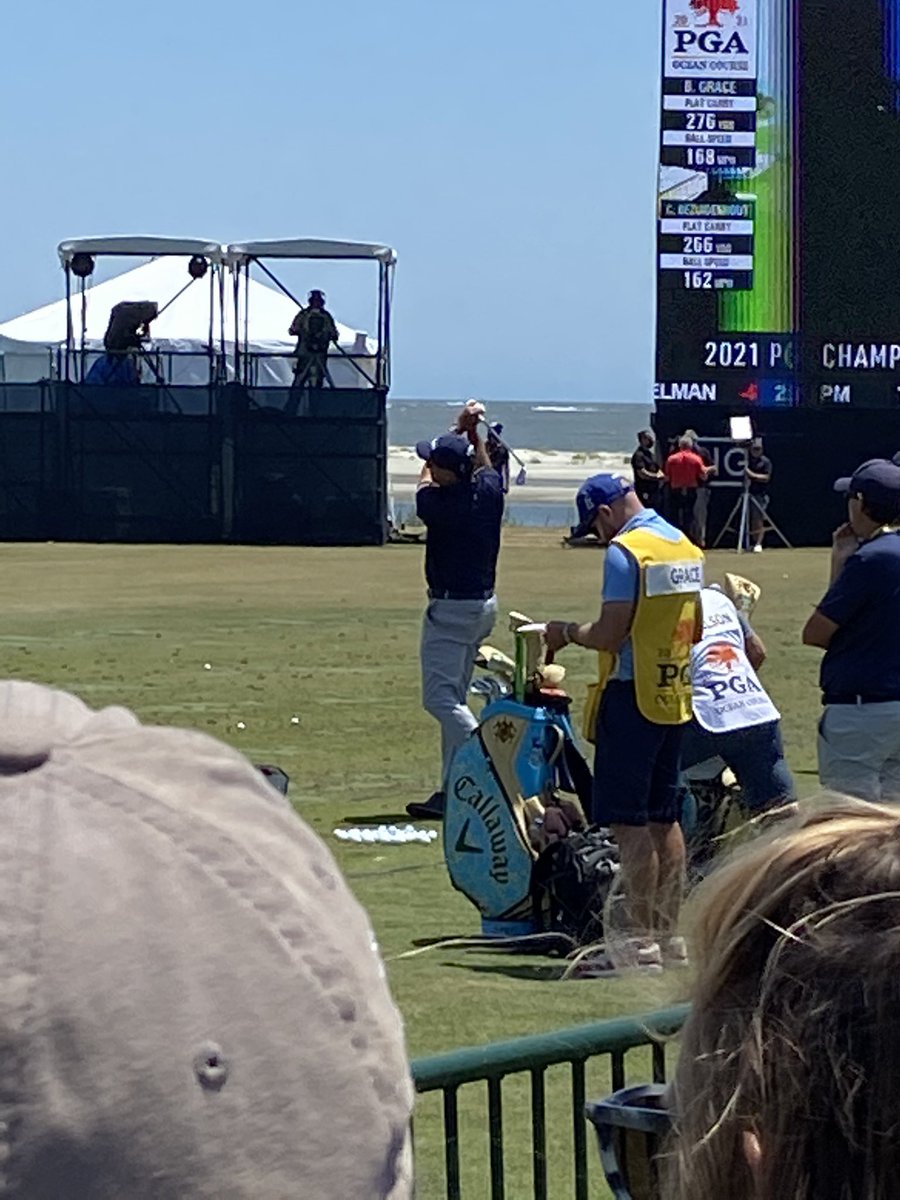 sirbaughFE3's tweet photo. Phil 🔥 the range - final round vibes @kiawahresort https://t.co/nqoODJnwdC