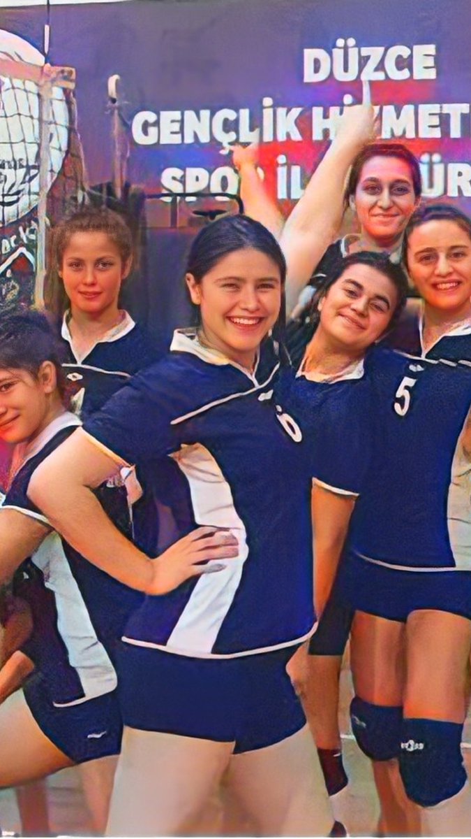 ayfcalara's tweet photo. her dönemin ayşe yüksel'i her defasında daha da yükseliyor çünkü bir marka olmak rekorların kızı olmak ayşe'ye özel bir şey beş yüz bin twit ile herkese cevabımızı verdik emeğinize sağlık  

MutluYıllar AyşeYüksel https://t.co/Wv2dlBWus4