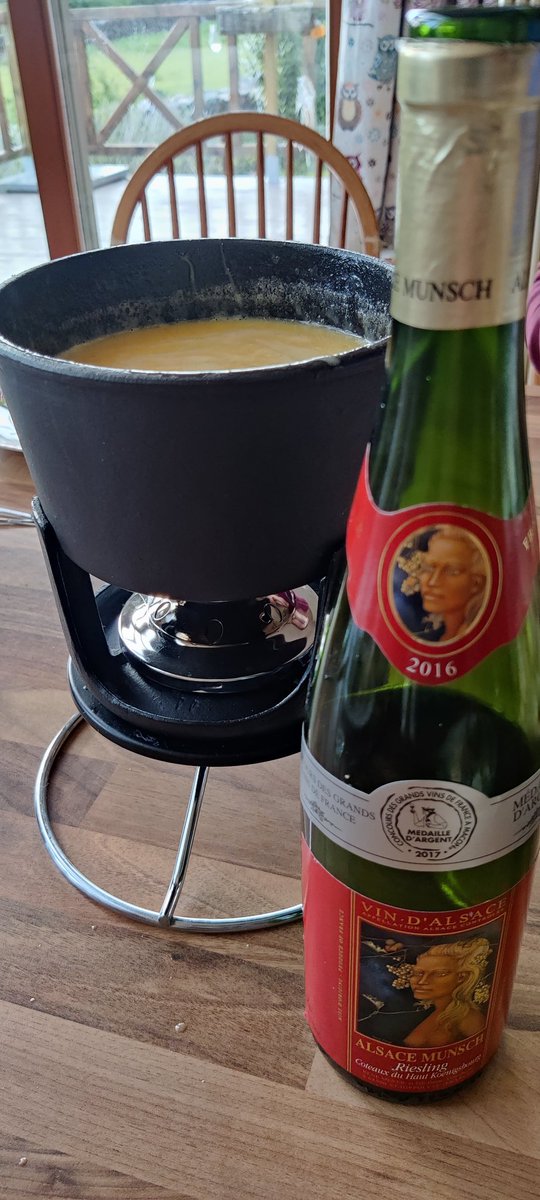Arrfab's tweet image. Still can&apos;t have proper #CentOSDojo @CERN so having cheese fondue at home with family . Yes it&apos;s end of May but it&apos;s cold here . #excuses ...