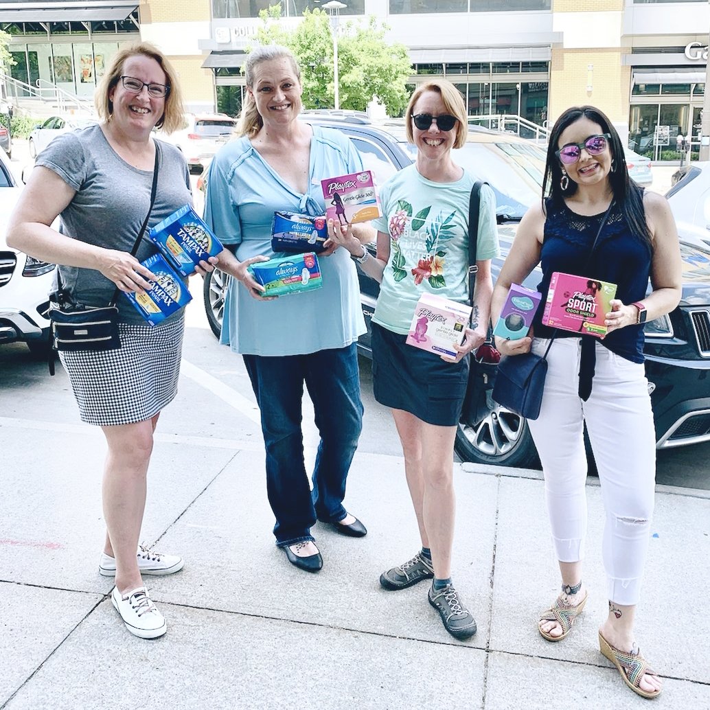 What a beautiful day for beignets and besties!

@AngieForNe @brookielynn81 @muppetcow1974 and I met for brunch at @culpritcafe and each brought menstrual hygiene products for @senatorblood's #PeriodPovertyAwarenessWeek drive via #neleg.

Please donate:
amazon.com/hz/wishlist/ls…