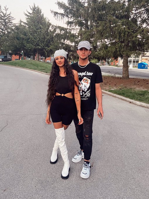 2 pic. 2014 us are shaking https://t.co/WCYP1JnzVE