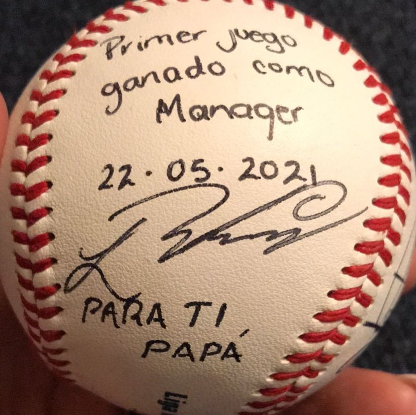 LeoRodlll's tweet photo. No tengo palabras para describir los  sentimientos encontrados en mi este día, se que estas muy orgulloso y siempre a mi lado en cada decisión... Gracias papá!!! https://t.co/QThxgIuqVW