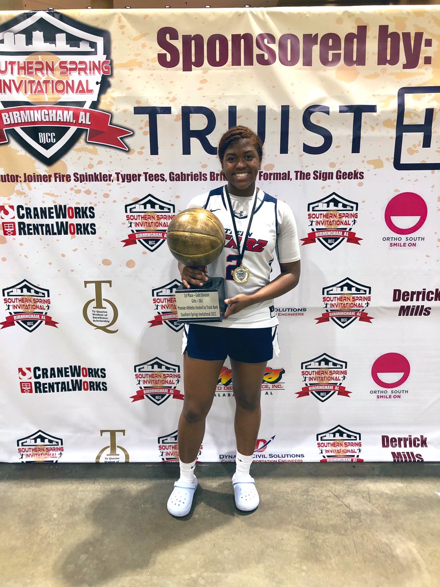 __jordynbailey's tweet photo. Congratulations ladies!! We went undefeated and won the #Championship in the #southernspringinvitational @Starz23Harrison @LKouchis @shauna_baller14 @HaleyRussell25 @katie1_13 @TatumTyla @EmmaKateSmith5 @AmeliaGoehring @livvandergriff ⭐️ https://t.co/SlJtLINrU0