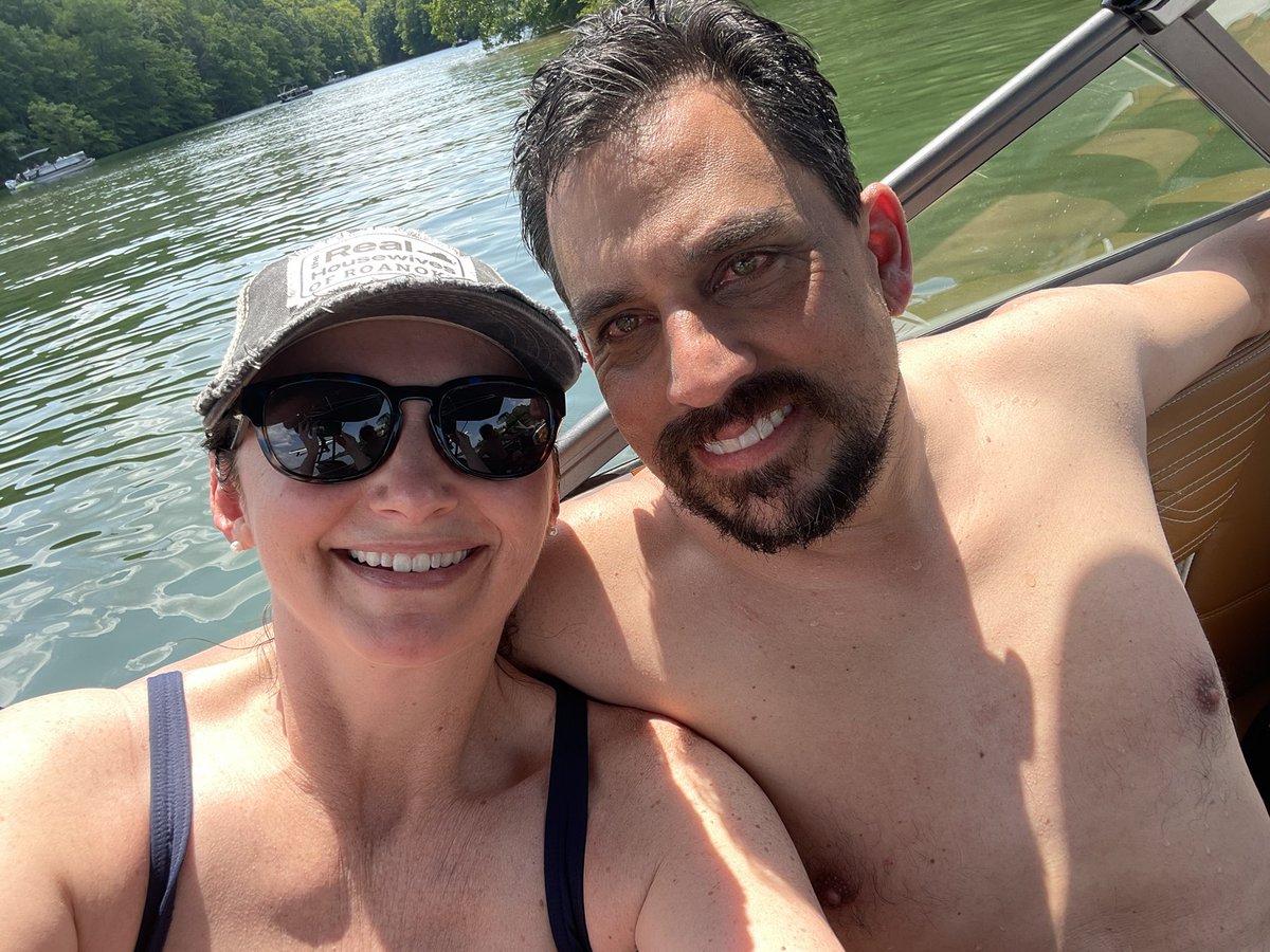 joybrennant's tweet photo. Lake life with my sweets! #SmithMtnLake https://t.co/lbNoIGXxPy