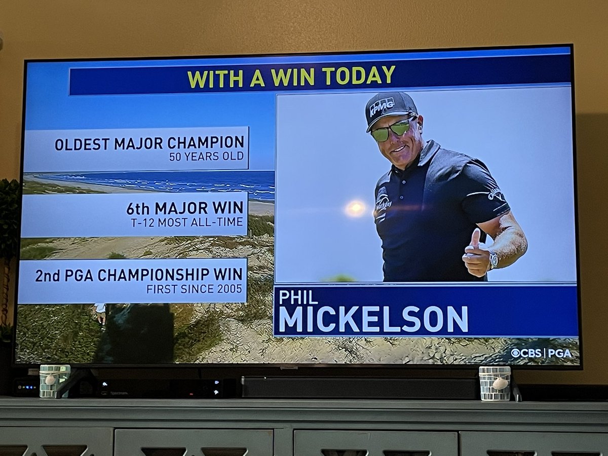 foxyinflipflops's tweet photo. You got this Phil!!! Woo hoo!!! 🙌🏻😬👍🏻🥳🙏🏻 #goLefty @PhilMickelson https://t.co/KDICTmQYym