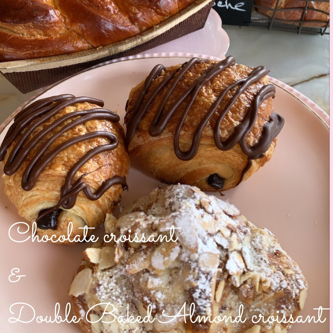 Sugareebaking's tweet photo. Featuring Lemon/Blueberry, Chocolate Seduction and Blueberry Lattice Pie this week! https://t.co/C4jMNJtZ7y https://t.co/hX7IcaOFBG