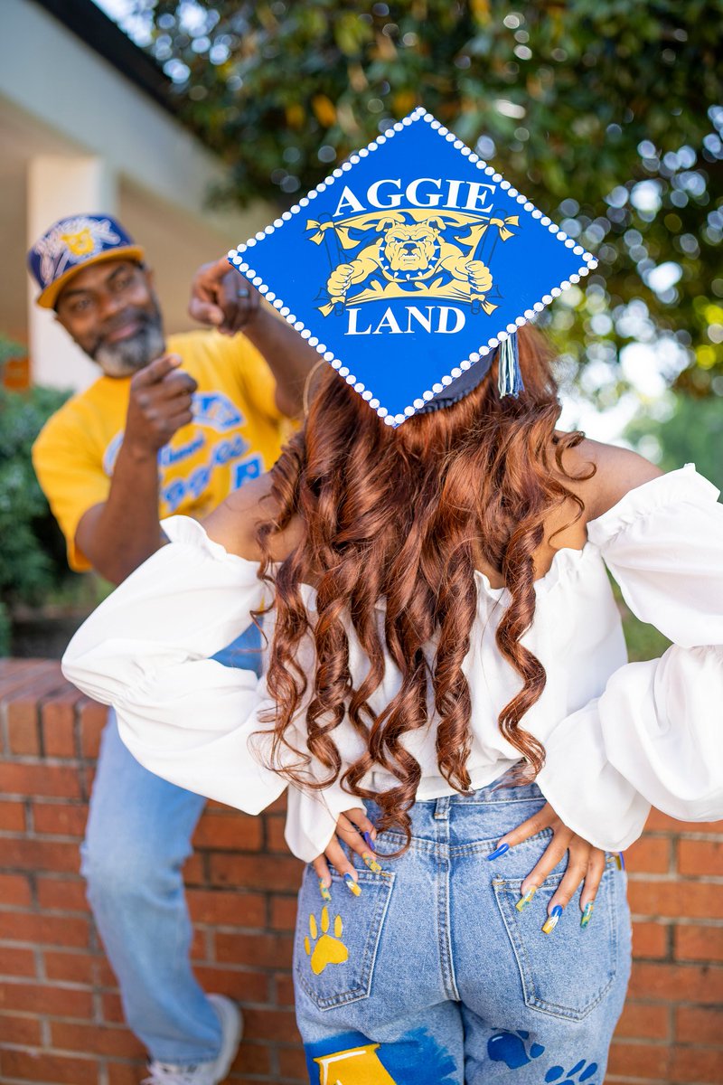 KaylaAmaniii's tweet photo. Of Course I’m an Aggie, its in my genes 👖 #ncat25 https://t.co/YbOwtgQVwX