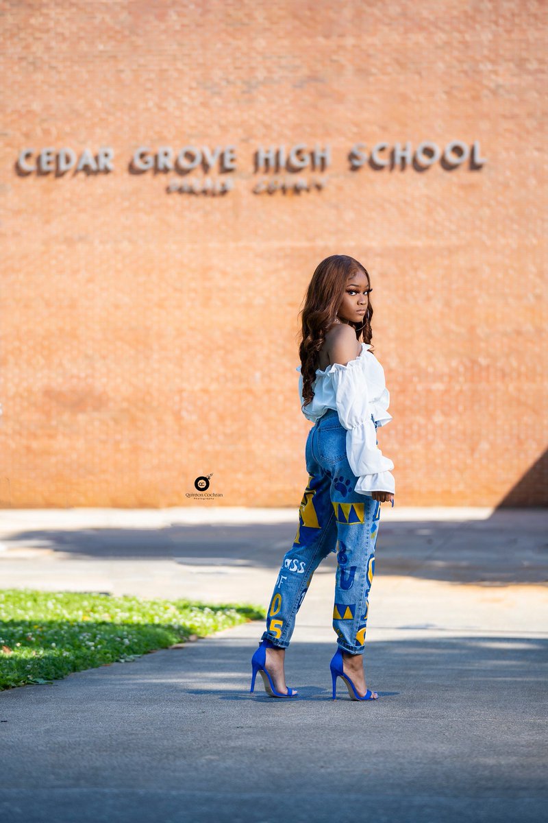 KaylaAmaniii's tweet photo. Of Course I’m an Aggie, its in my genes 👖 #ncat25 https://t.co/YbOwtgQVwX