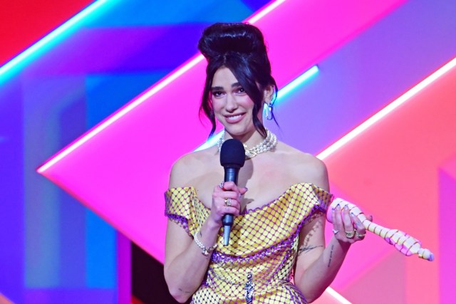 (Women dominate at Brits as live music returns to O2 after more than a year) - Airplay40 - airplay40.com/2021/05/12/wom…