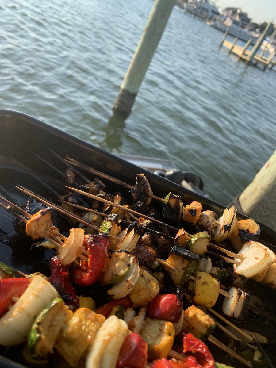 heatherbeebe80's tweet photo. Kabobs, it’s what’s for dinner #cookingonaboat #kabobs #veggies #boatlife #liveaboardlife https://t.co/WpKTubKjBn