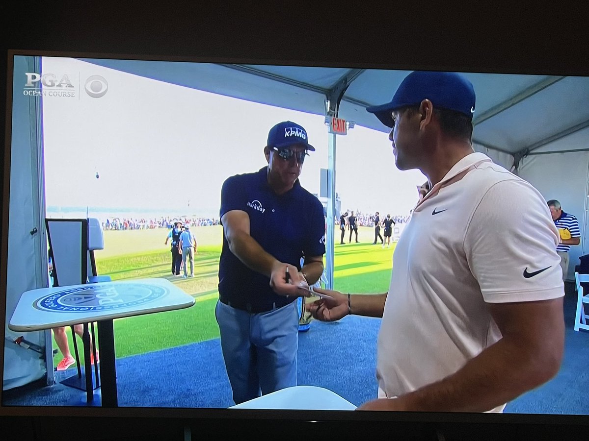 Top_dog_Frank's tweet image. Here’s that autograph you wanted.