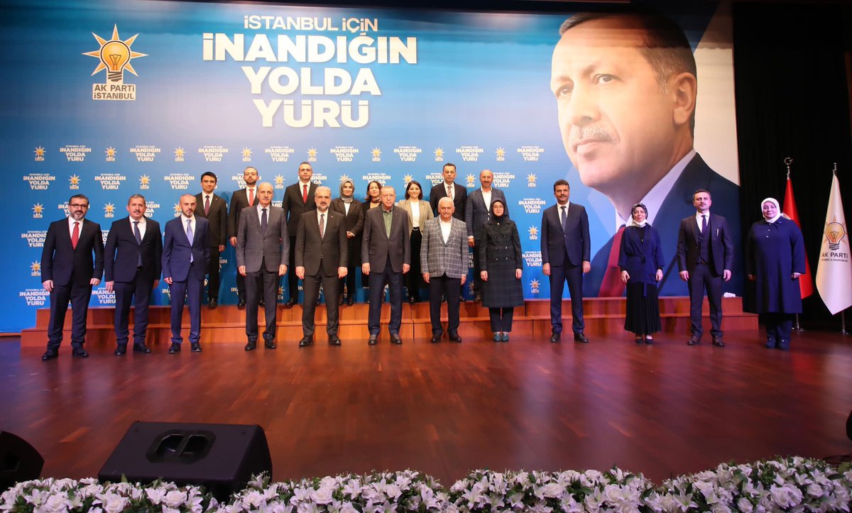 akpartiistanbul's tweet photo. Bugün gelen; misafir değil, ev sahibiydi. Liderimiz, Cumhurbaşkanımız Sayın @RTErdogan'ı İl Başkanlığımızda ağırlamaktan onur duyduk. https://t.co/jQUm6SysMb