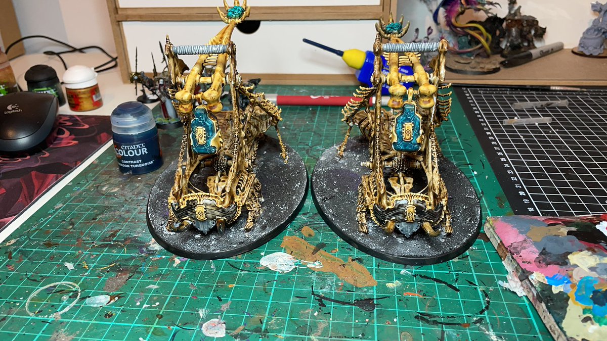 ryanwphillips11's tweet photo. Productive weekend getting through some of the shame pile, and a couple from cursed city. Cobblestone bases from @dana_howl look amazing IMO #aos #warhammer #cursedcity https://t.co/CwqKHCoR58