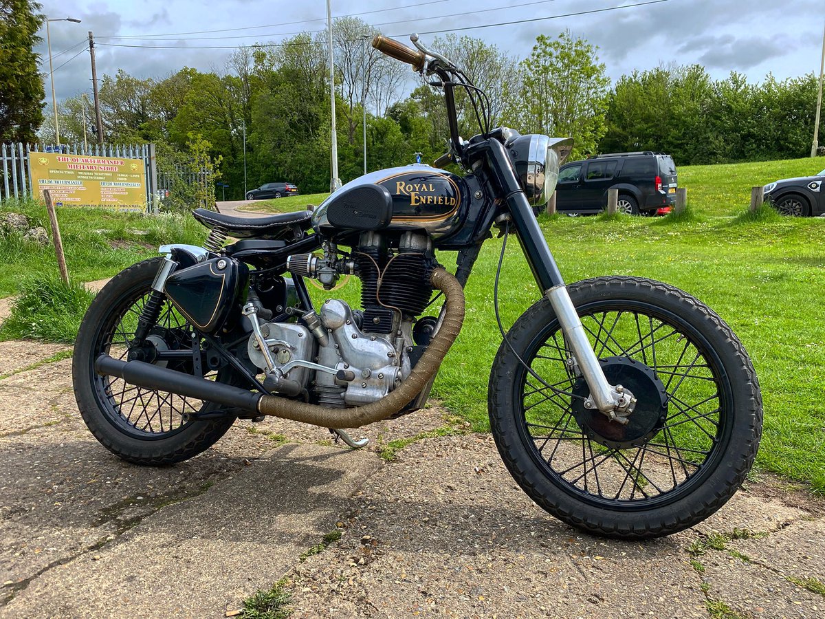 aroundthehouses's tweet photo. On yer bike 🏍 @royalenfield #sundaybike #bikerides #weekendbikerides #vroomvroom https://t.co/3vDkU7ULIw