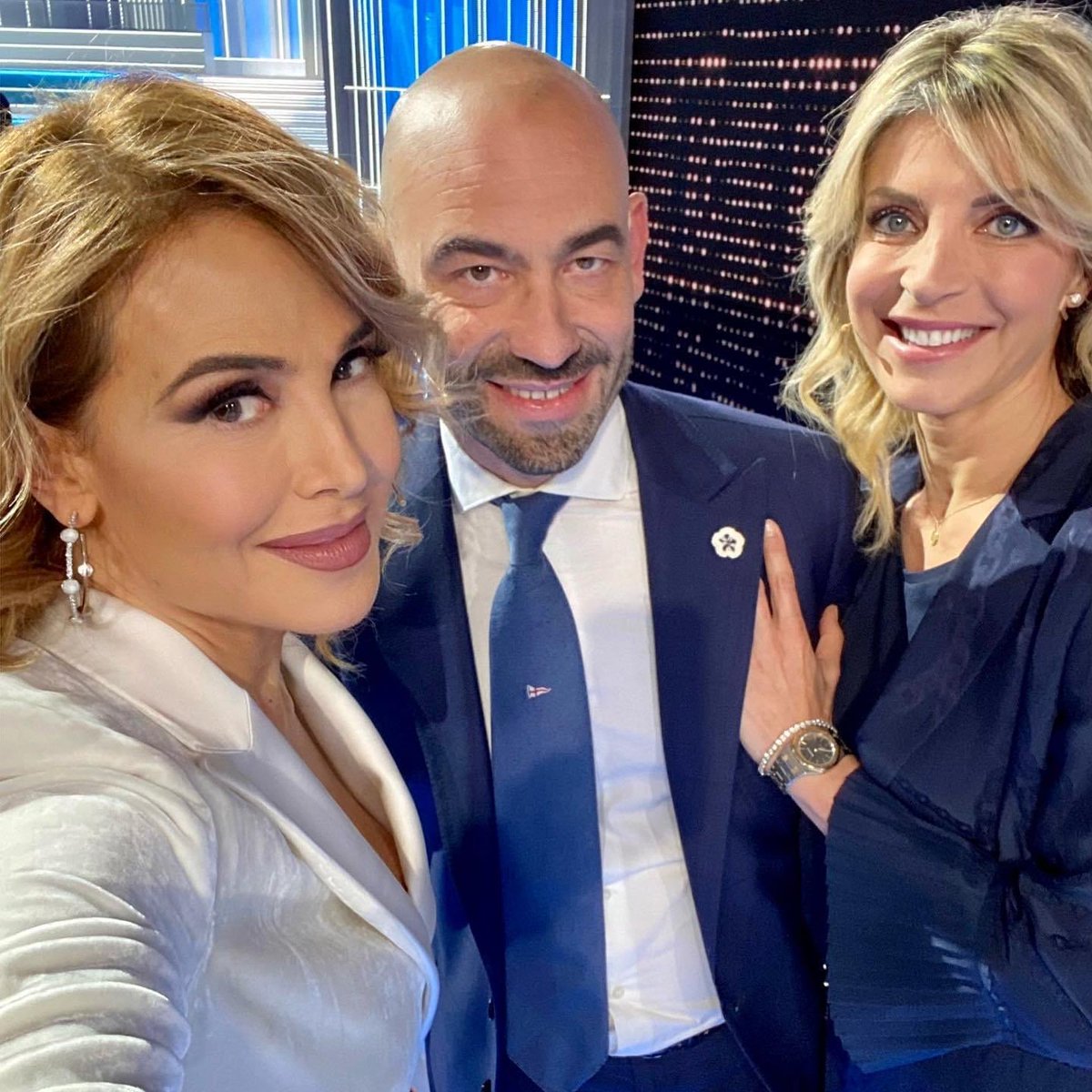 carmelitadurso's tweet image. E grazie al prof Bassetti e a sua moglie Chiara 😜#domenicalive #colcuore❤️