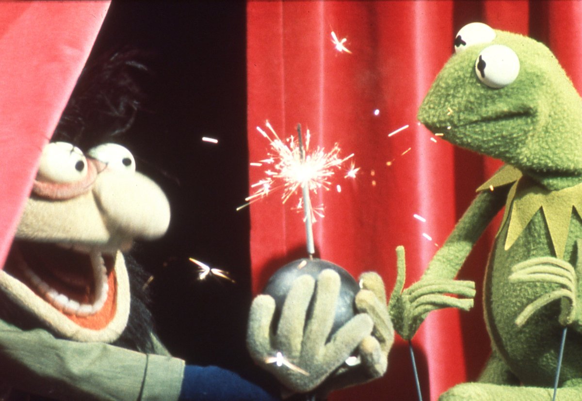 TheMuppets's tweet photo. A message from Crazy Harry: Hope your weekend is a blast!!! 💥 https://t.co/d6vO4iTD2X