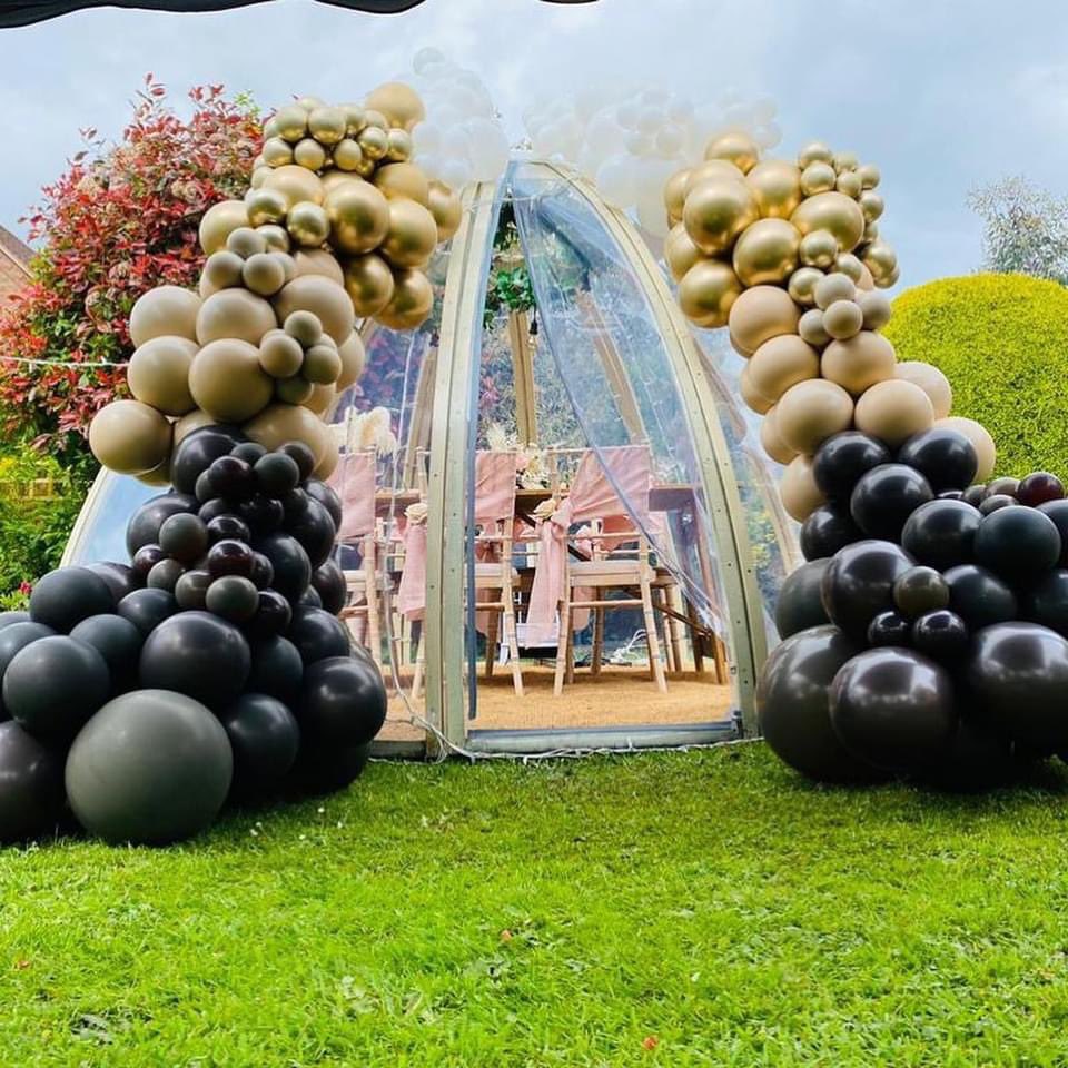 Something_Party's tweet photo. Another busy day yesterday, decorating balloons to this outdoor pod for birthday celebrations ๐ https://t.co/tCmvIaCbg3 #balloons #balloondecor #balloonshop #worcester #WorcestershireHour #balloonsofinstagram #balloonsforalloccasions #balloondecoration #balloondisplays https://t.co/J4WMQxayrR