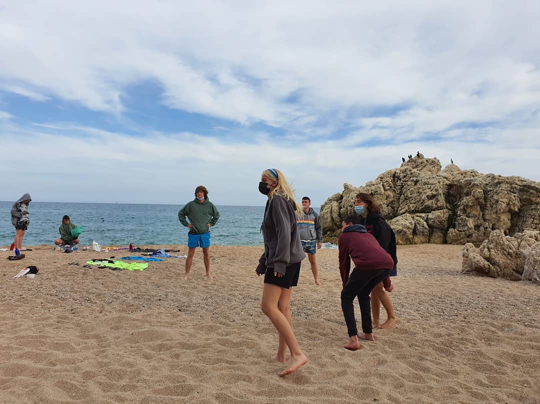 La unitat de pioners ha passat aquest cap de setmana a Sant Pol de Mar 🌊⛺
Han fet anàlisi de grup al mateix temps que han fet molta cohesió i s'ho han passat d'allò més bé!!💚🖤