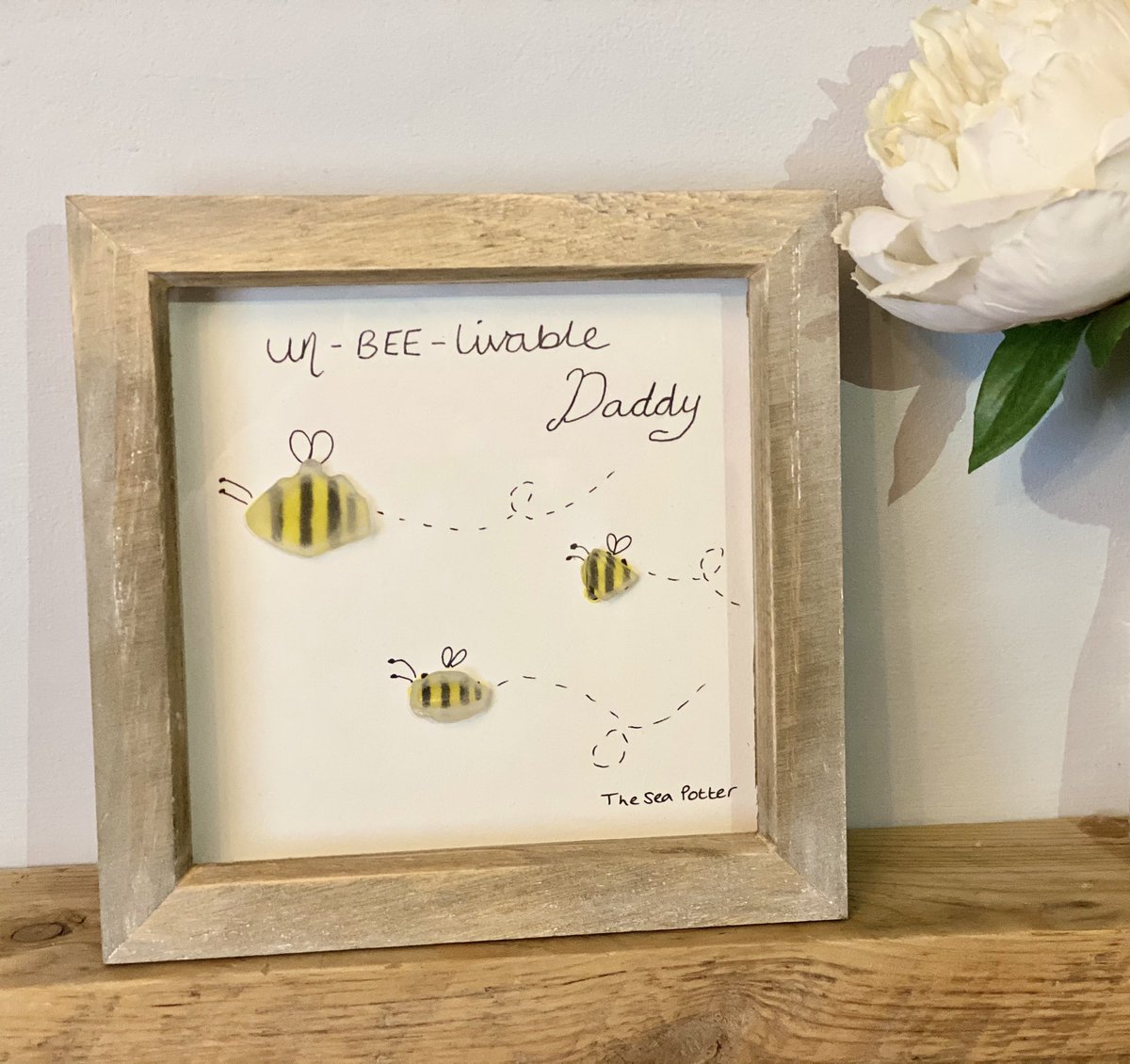 SarahBeacher's tweet photo. Love bees? Have a Dad? Perfecto gift! https://t.co/9xwT5OmWMa