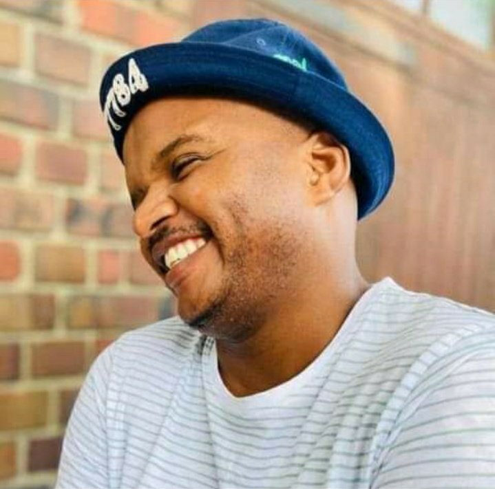 Vuyi_Mangxola's tweet photo. 5min in the Show Makamu is already dribbling us #AmaBishop https://t.co/unvyHs4m7Z
