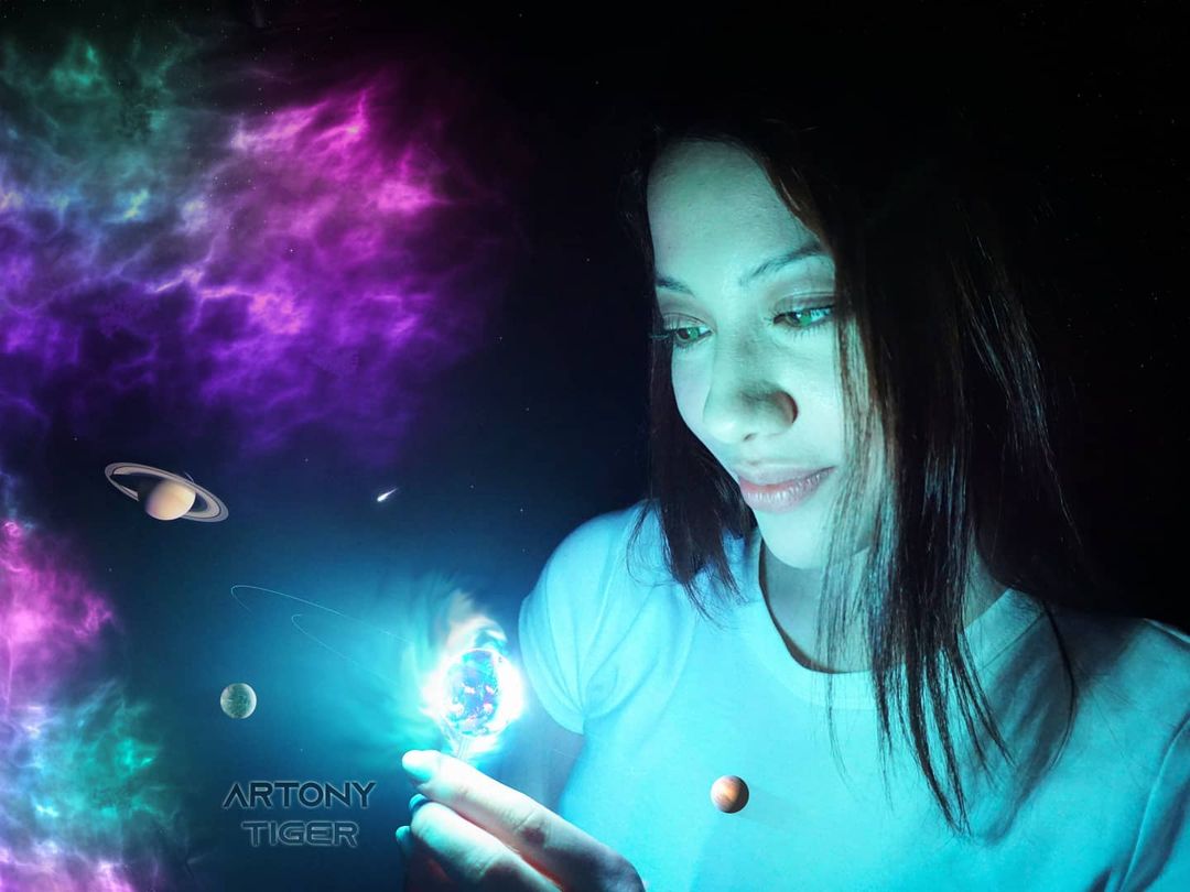 artlovetigers's tweet photo. Shine bright like a star 🍭 🌟 ✨ 🌌 
#art #creative #artist #artistic
#bennyreview #calop #surrealart #photomanipulation #space #comet #planets #spaceart #photoshop #lightroom #photoshopedit #photoedit #edit #psedit #manipulation  #surrealism #planet #stars #nebula #spacevibes https://t.co/d2aQRI6eLy