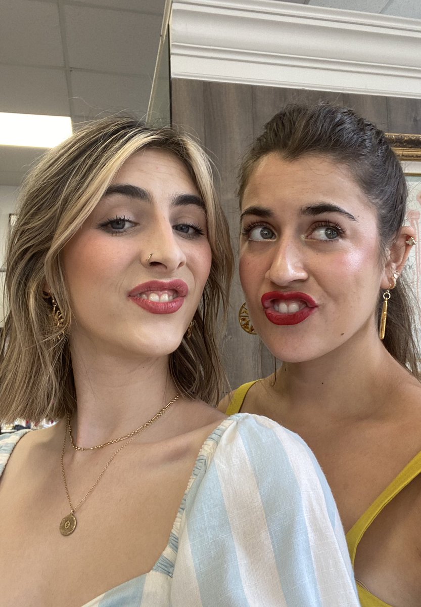 laneyknight133's tweet photo. Chloe and I are toxic together https://t.co/v7XiDBTgxt