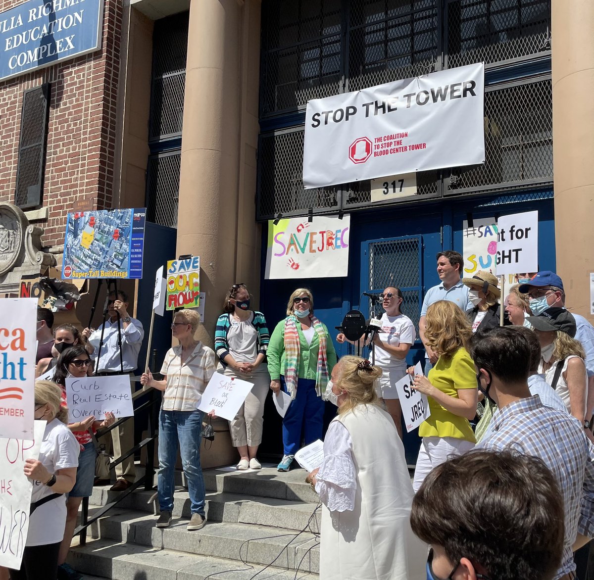 kimmosc's tweet photo. I’m standing with the Coalition to Stop the Blood Center Tower @stopBCtower because we don’t need any more developer-driven luxury rezoning.
We need to fight for our kids and our community. #StopTheTower https://t.co/wcmEteWDm7