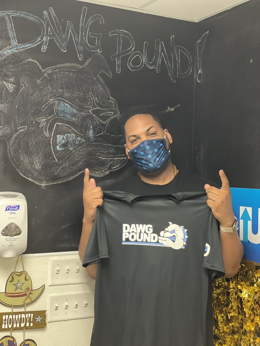 Shout out to Cheron Kearney, here at the Fredericksburg store for becoming the first Business Expert. Proud of you and thank you for your hard work and dedication 👏🏼👏🏼.  #Determined #DawgPound <a href="/Bh7316/">Brittany Harrison</a> <a href="/LoganHartman19/">Logan Hartman</a> <a href="/DaleB1/">Dale S. Brown</a> <a href="/404girl/">Betsy Francis</a>  <a href="/edleston_ian/">Ian Edleston</a>