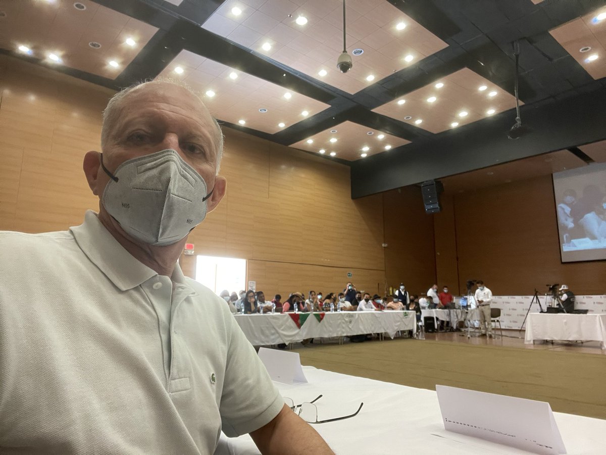 temisortega's tweet photo. Con comité de paro del Cauca  la @ComisiondePaz oyendo su punto de vista, examinando todo el contexto de la situación y las opciones de acuerdos para garantizar derechos de todos y superar las circunstancias difíciles del momento. Nuestros mejores esfuerzos para lograrlo. https://t.co/T5UByrCS5q