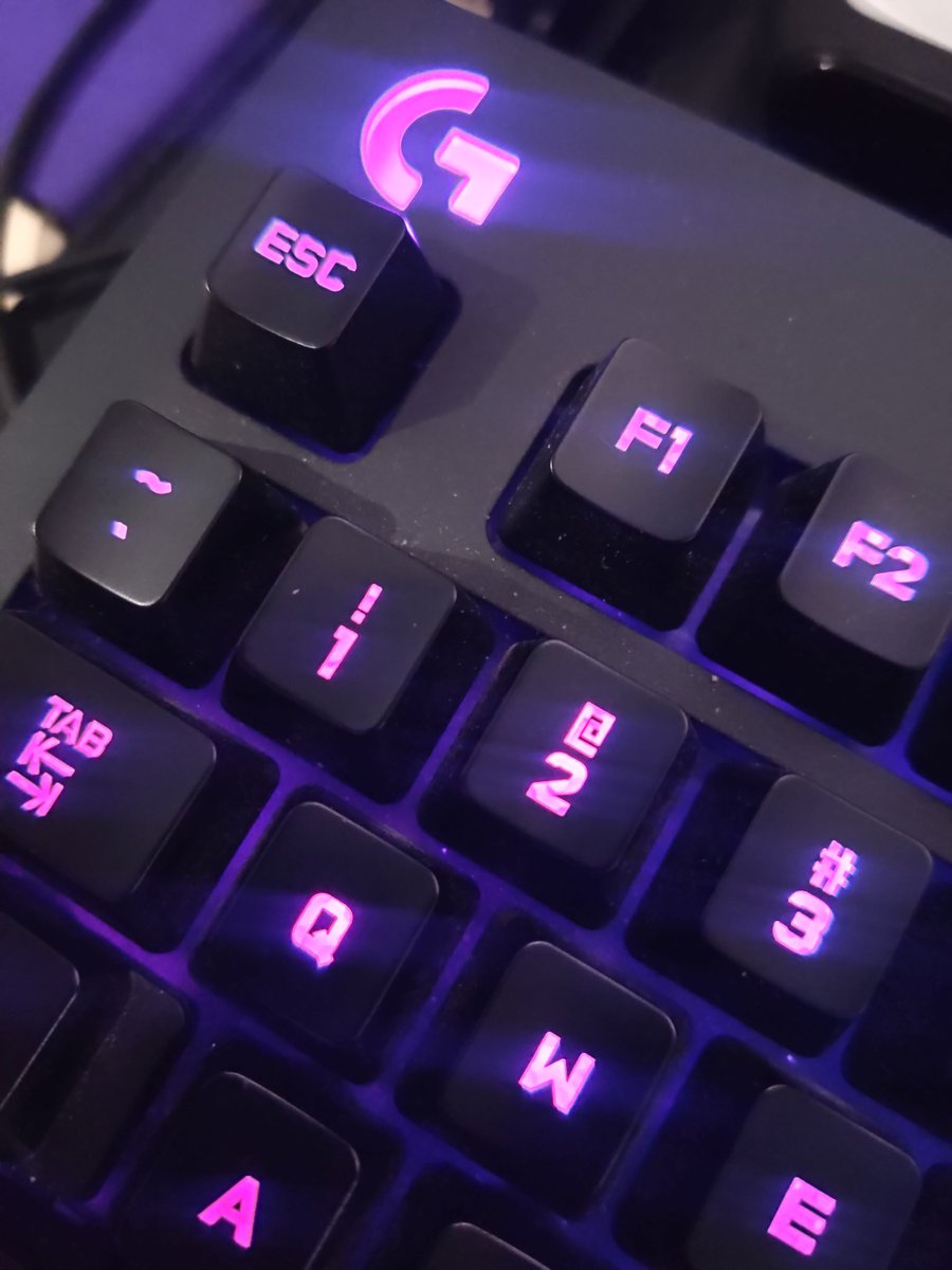 HumbertoNavass's tweet photo. Lindo #SetUp junto a los cascos #logitechg332, teclado #logitechg213, mouse #logitechg305, equipos #logitech #logitechg #logitechgaming  de la mejor calidad para el #gaming y #esport♥️🇻🇪🔥

Team @logitechg @logitechgesport @logitech ♥️

https://t.co/qzHJNQcMkg https://t.co/47B6guGiVh