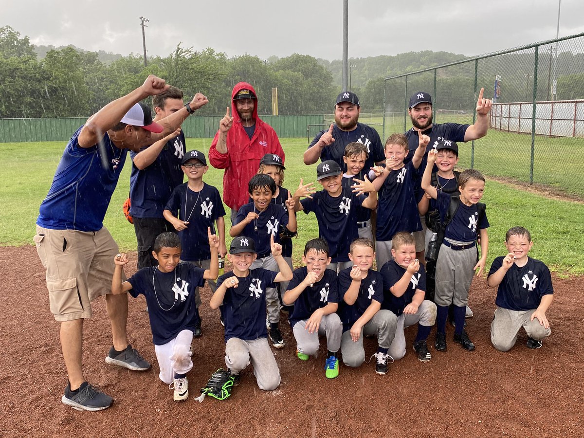 Coach_Keeter's tweet photo. 8U CHAMPIONS 2021!!!! I couldn’t be more proud of these kids! This was definitely an underdog story going in as the 7th seed and ended shutting out the opponent in the championship! Can’t wait for the future!! #Champions #onlythebest #Futurecubs #BaseBall #BeastMode https://t.co/Q3VhBfrFis