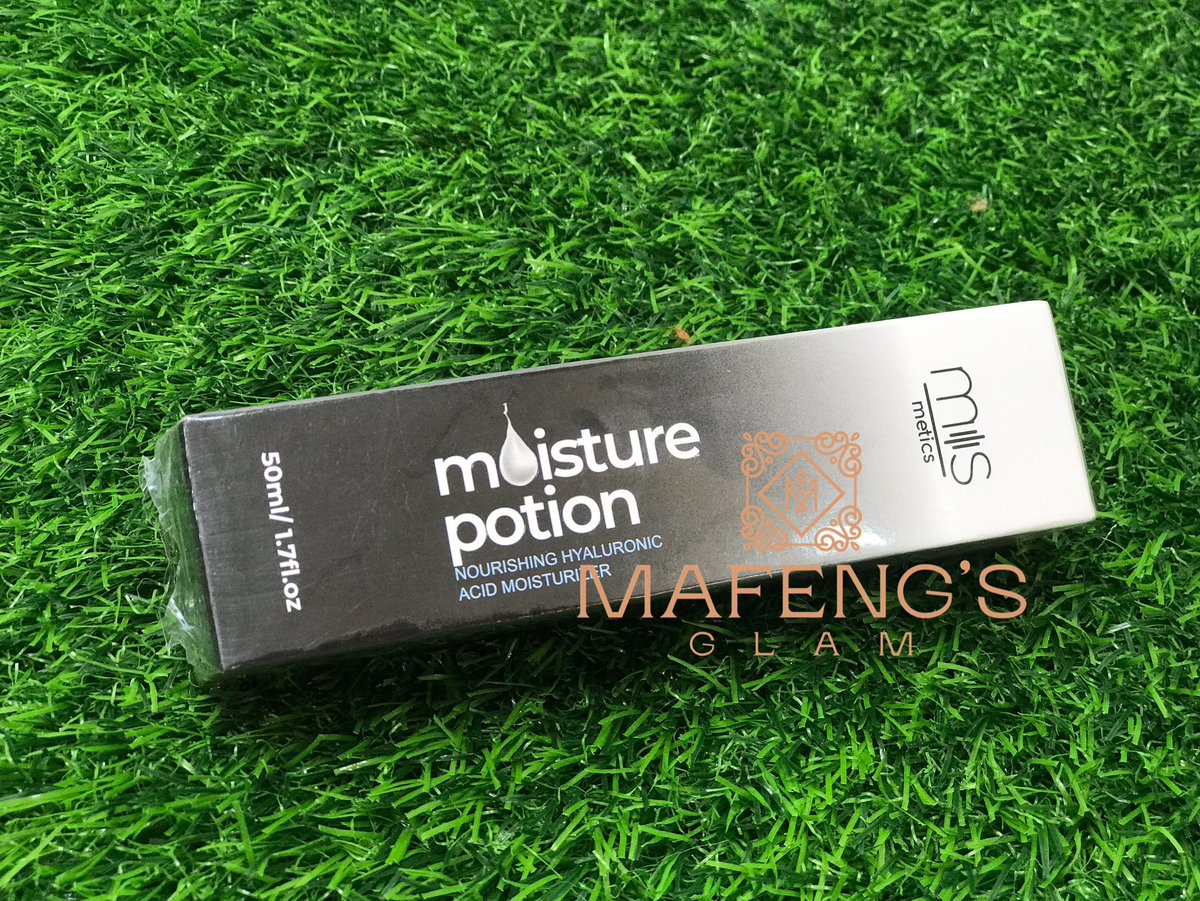 Mafengggg's tweet photo. Buy items worth 15k and I’ll teach u a 1day DIY (do it yourself makeup ) 💃🏽
Don’t dare to miss out 😒

My dm is open 😸😸

All items available for immediate pickup 

Zaron Lipgloss 2500 each 
Candid glow (highlights) 4500
Moisturizer 3500
Zaron brushes 6500 https://t.co/xPP8N12Xd9