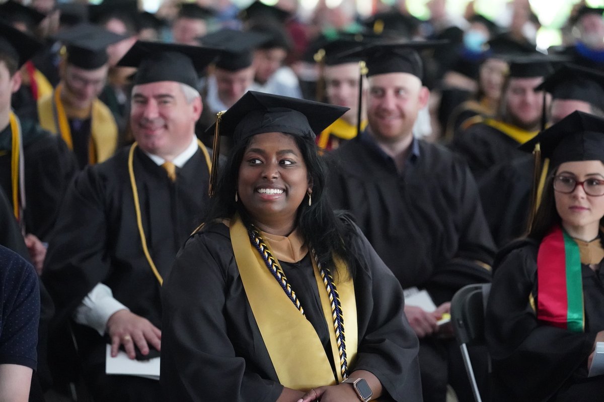 PrezGittell's tweet photo. We promised we would make it happen, congratulations #BryantGrad2020! I hope today provided you with the opportunity to celebrate your accomplishments and say a proper goodbye to the classmates, faculty, and staff who you have formed close friendships over the last 5(!) years. https://t.co/AvaFNt1AfN