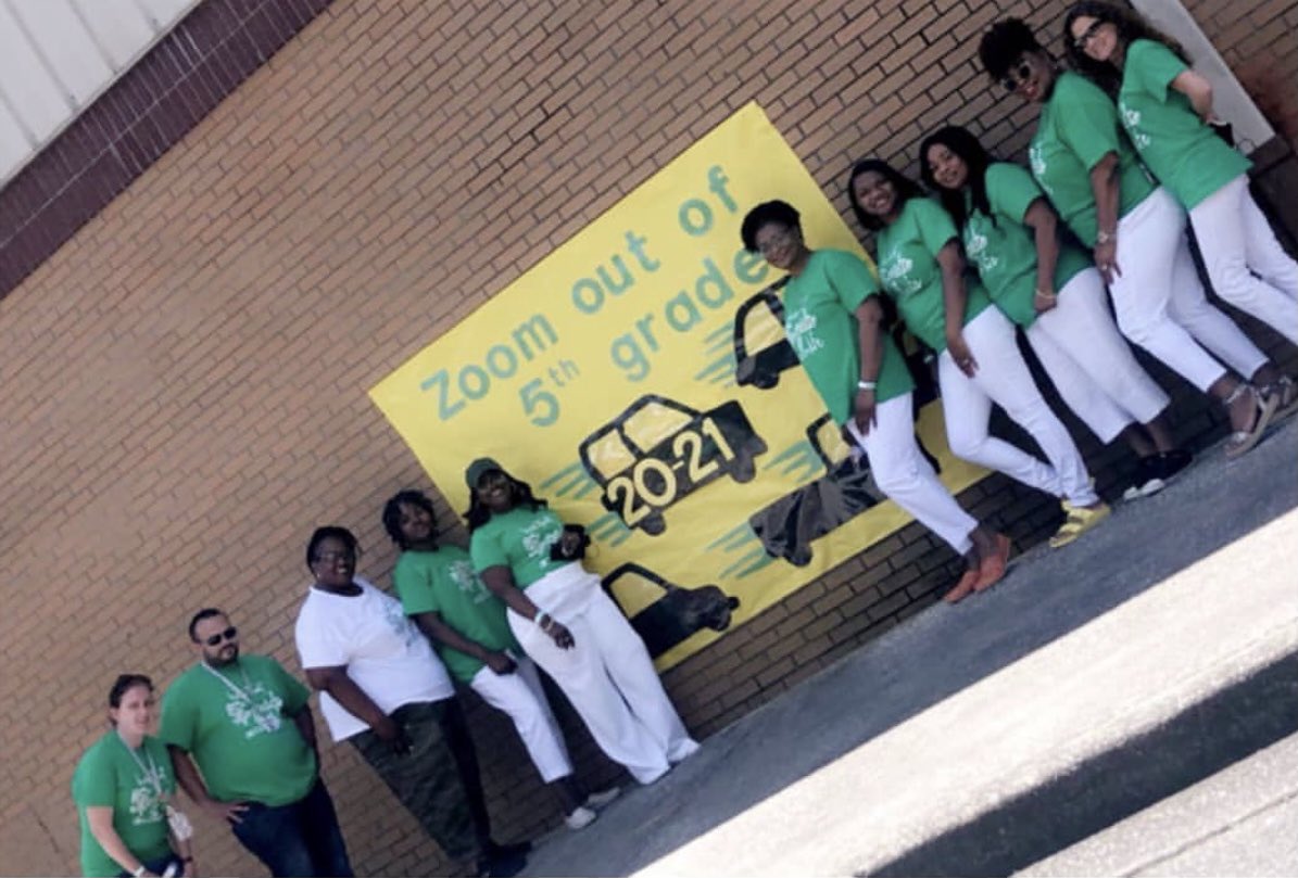 ShumanScholars's tweet photo. Our👨🏾‍🎓 Virtual Bridging Ceremony 👨🏾‍🎓and 🚗 Curbside Celebration 🚗 was a GREAT SUCCESS‼️ 🎉Special thanks to Mayor Johnson for your inspirational message and KUDOS to the 5th Grade TEAM. 2021 was a year to remember! It’s time to READ READ‼️#ShumanSTRONG!! https://t.co/aYTYQFVUUF