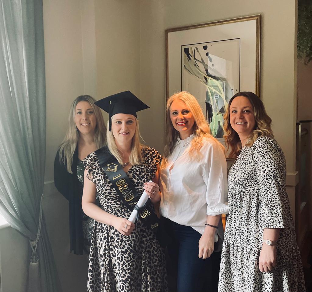 KatieK_Tweets's tweet image. When you have the most amazing women in your life who catch you when you fall and are proud of your successes, so much so they give you a surprise fake graduation because you can&apos;t have a real one #lifetimefriends #loyalty  #ACPmasters #distinction