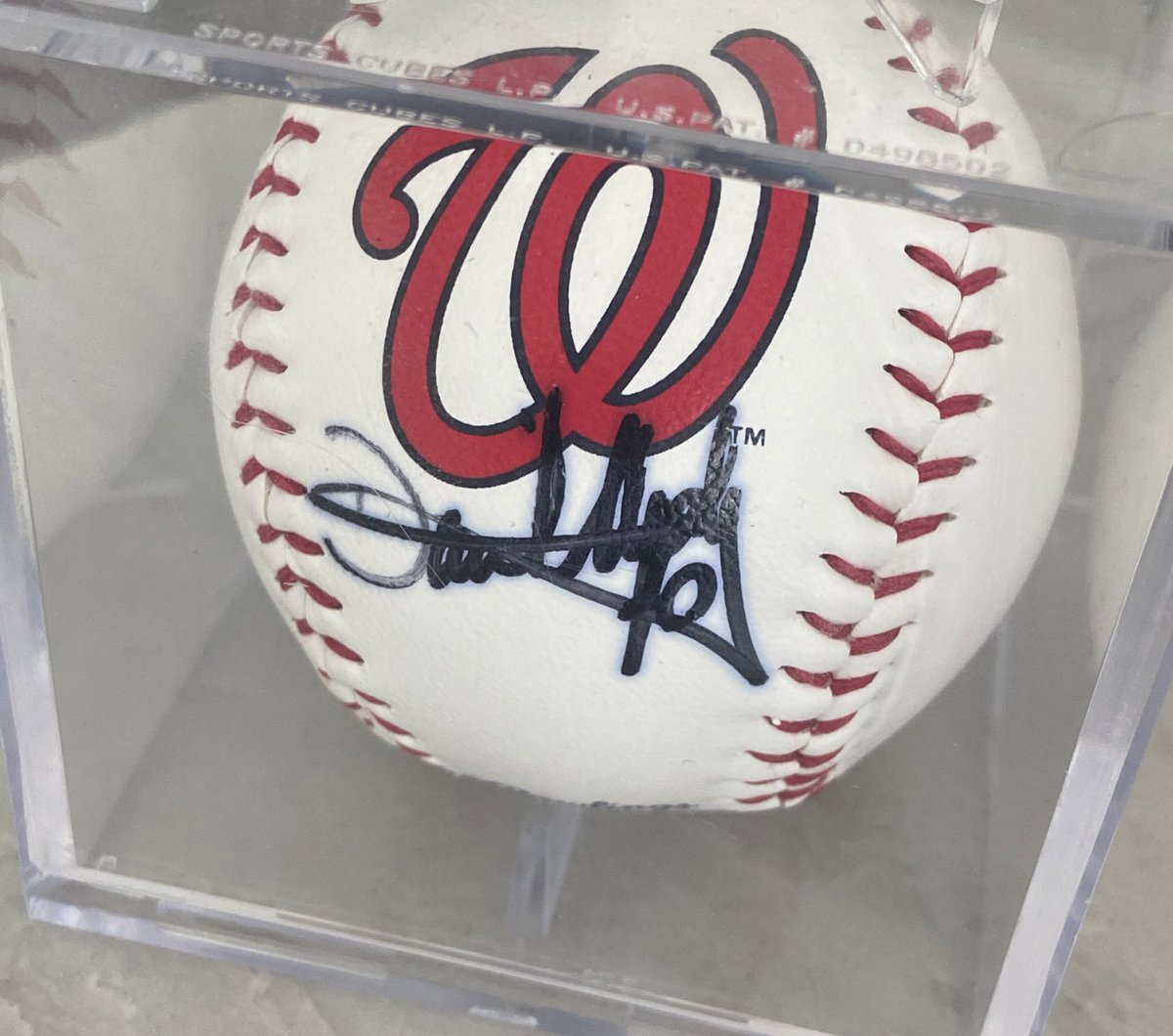 RT &amp; follow to WIN this DANIEL MURPHY signed ball ⚾️ 

-2nd entry? Reply w GIF 

-𝗪𝗜𝗡𝗡𝗘𝗥 𝗰𝗵𝗼𝘀𝗲𝗻 𝟵𝗽𝗺 𝗠𝗢𝗡𝗗𝗔𝗬 ⏰

-2X All-Star for the Nats &amp; 𝙩𝙝𝙚 𝙧𝙚𝙖𝙡  2016 𝙉𝙇 𝙗𝙖𝙩𝙩𝙞𝙣𝙜 𝘾𝙝𝙖𝙢𝙥 🏆